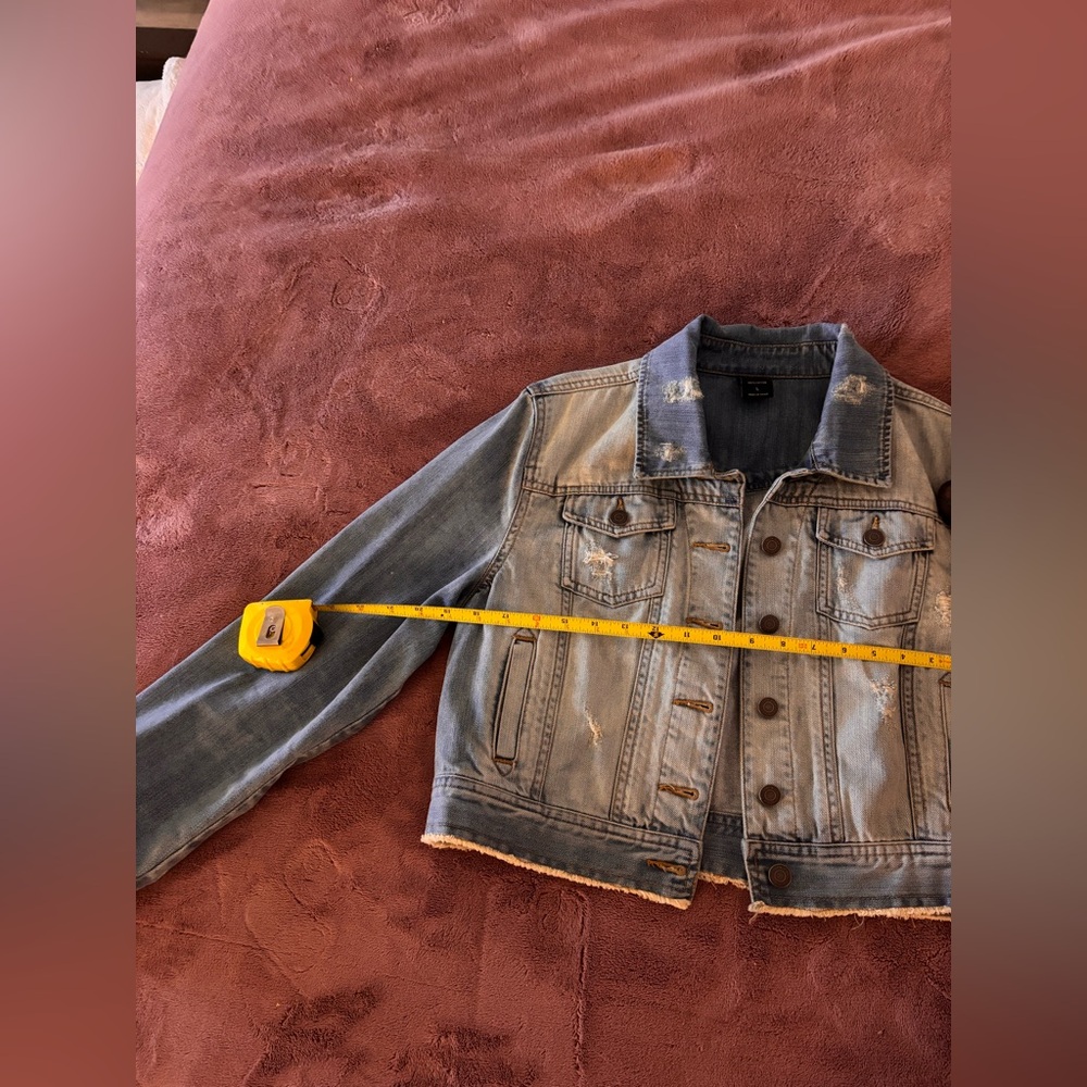 Cropped Jean Jacket - Picture 8 of 10